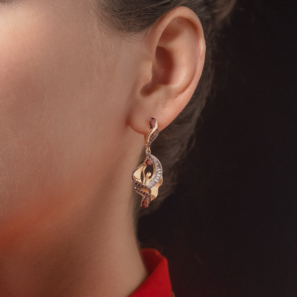 Серьги «Стихия Огня» из комбинированного золота с гранатами 02-5185-00-204-1111