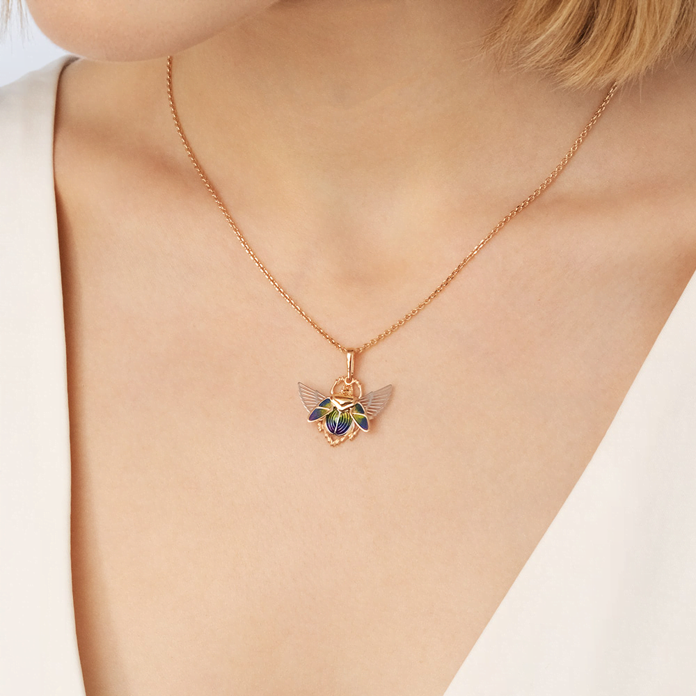 Подвеска «Жук-скарабей» из красного золота с эмалью 03-2639-00-000-1110-48