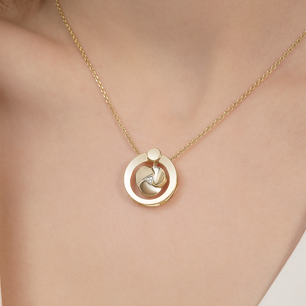 Подвеска из комбинированного золота с бриллиантами 03-3365-00-101-1121