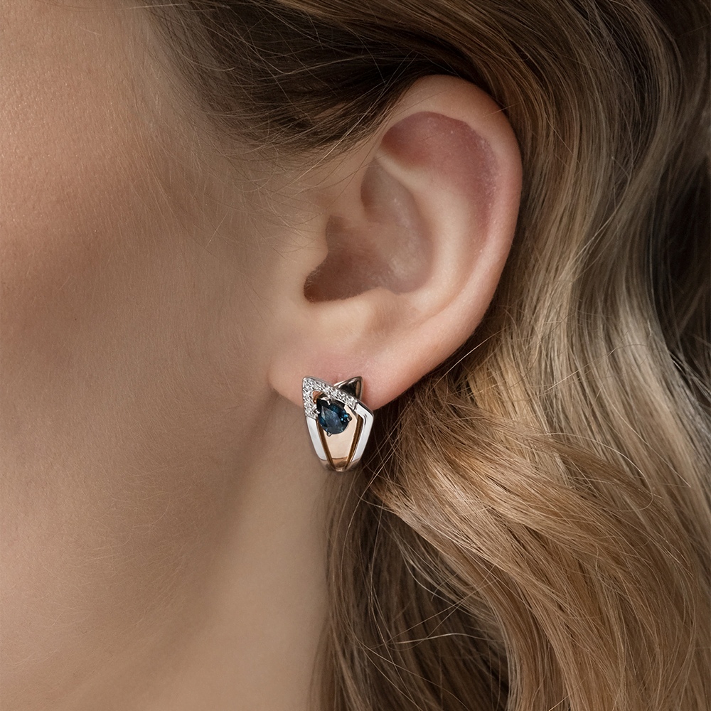 Серьги с английским замком из комбинированного золота с сапфиром и бриллиантами 02-5226-00-105-1111