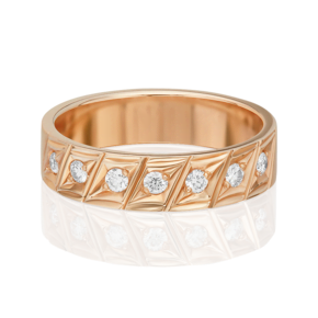 Обручальное кольцо из красного золота с бриллиантами и алмазной гранью 01-1135-00-101-1110-30