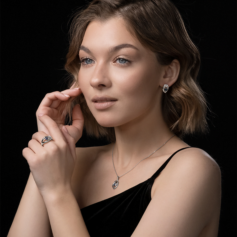 Серьги с английским замком из белого золота с сапфиром и бриллиантами 02-5209-00-105-1120