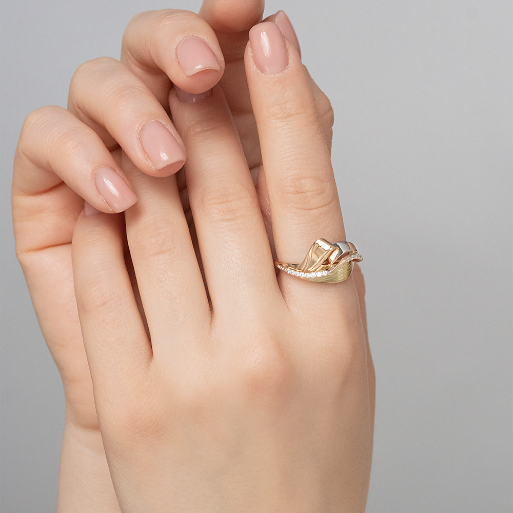 Кольцо из комбинированного золота с фианитами 01-5158-00-401-1113-48