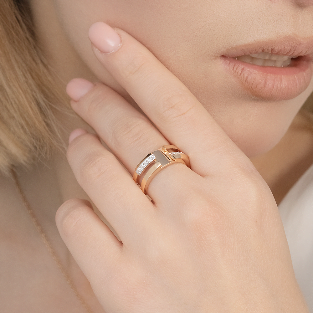 Кольцо из красного золота с фианитами 01-5679-00-401-1110