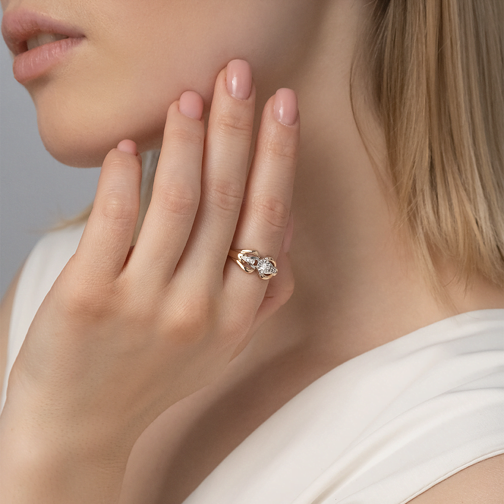 Кольцо из комбинированного золота с бриллиантами 01-5730-00-101-1111