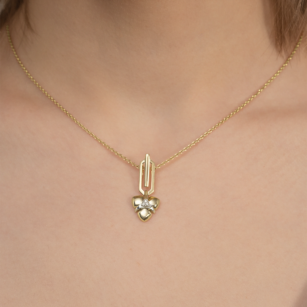 Подвеска из комбинированного золота с бриллиантами 03-3357-00-101-1121