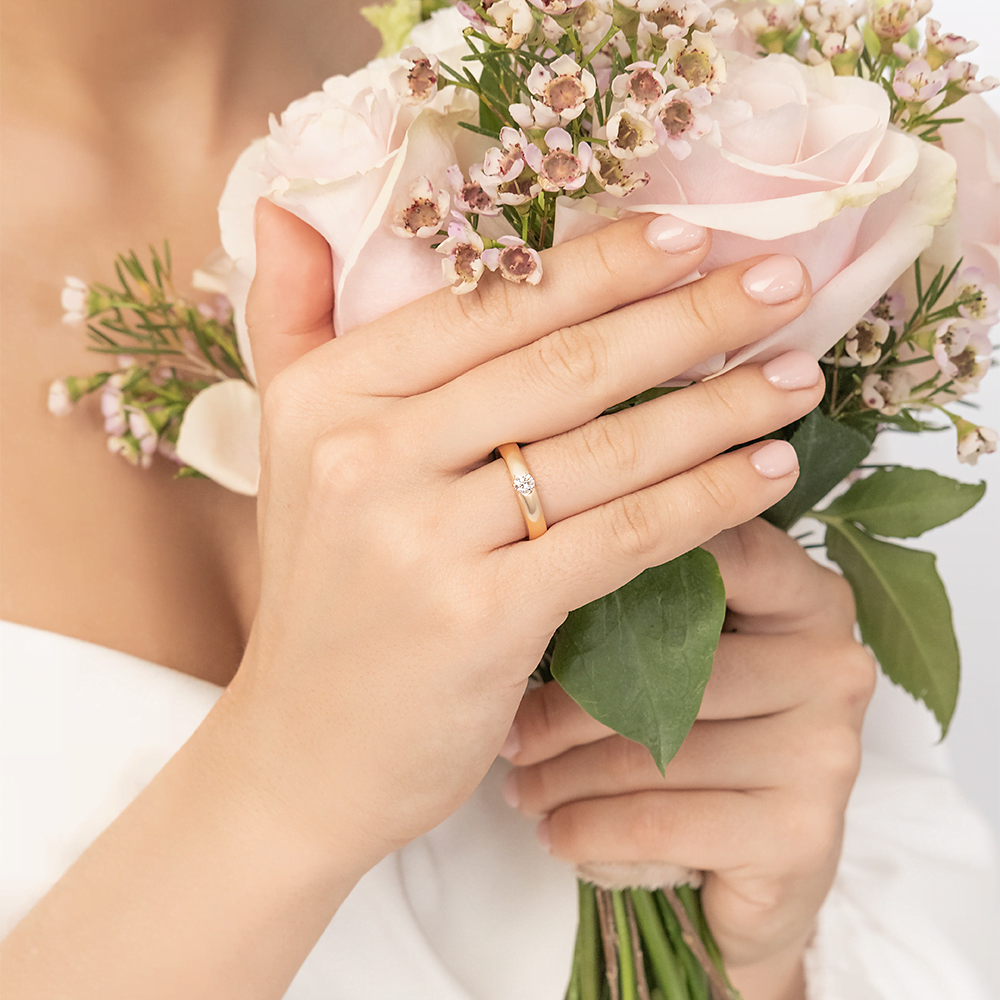 Обручальное кольцо из красного золота с бриллиантом 01-1255-00-101-1110-30