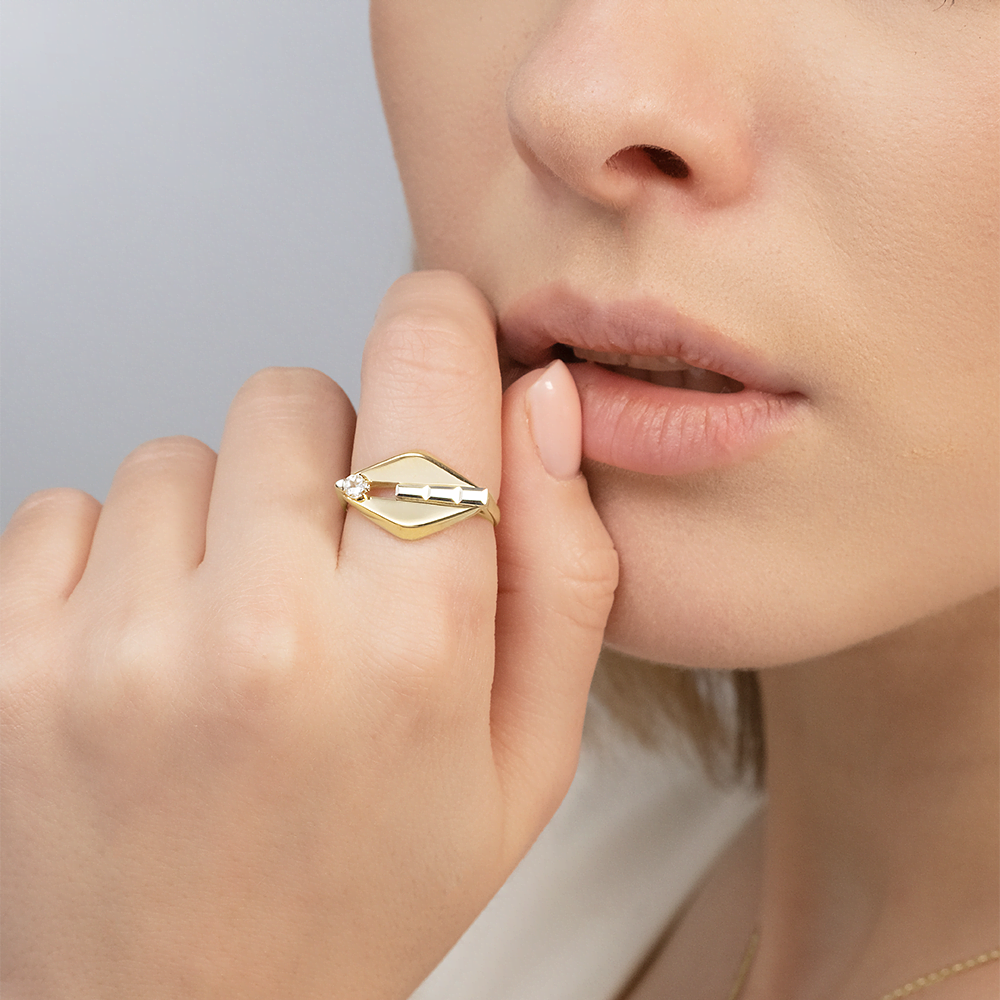 Кольцо из комбинированного золота с натуральным топазом white 01-5612-00-201-1121