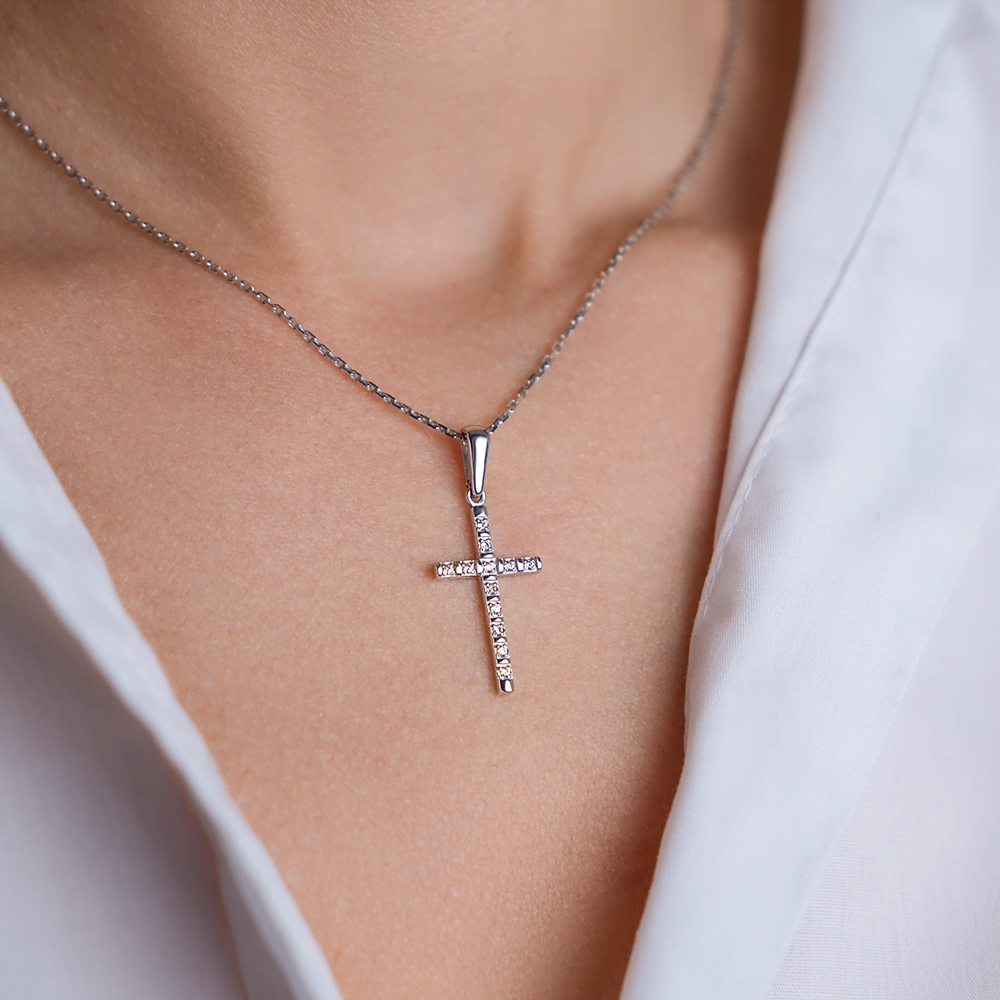 Декоративный крест из серебра с фианитами 03-0055-00-401-0200