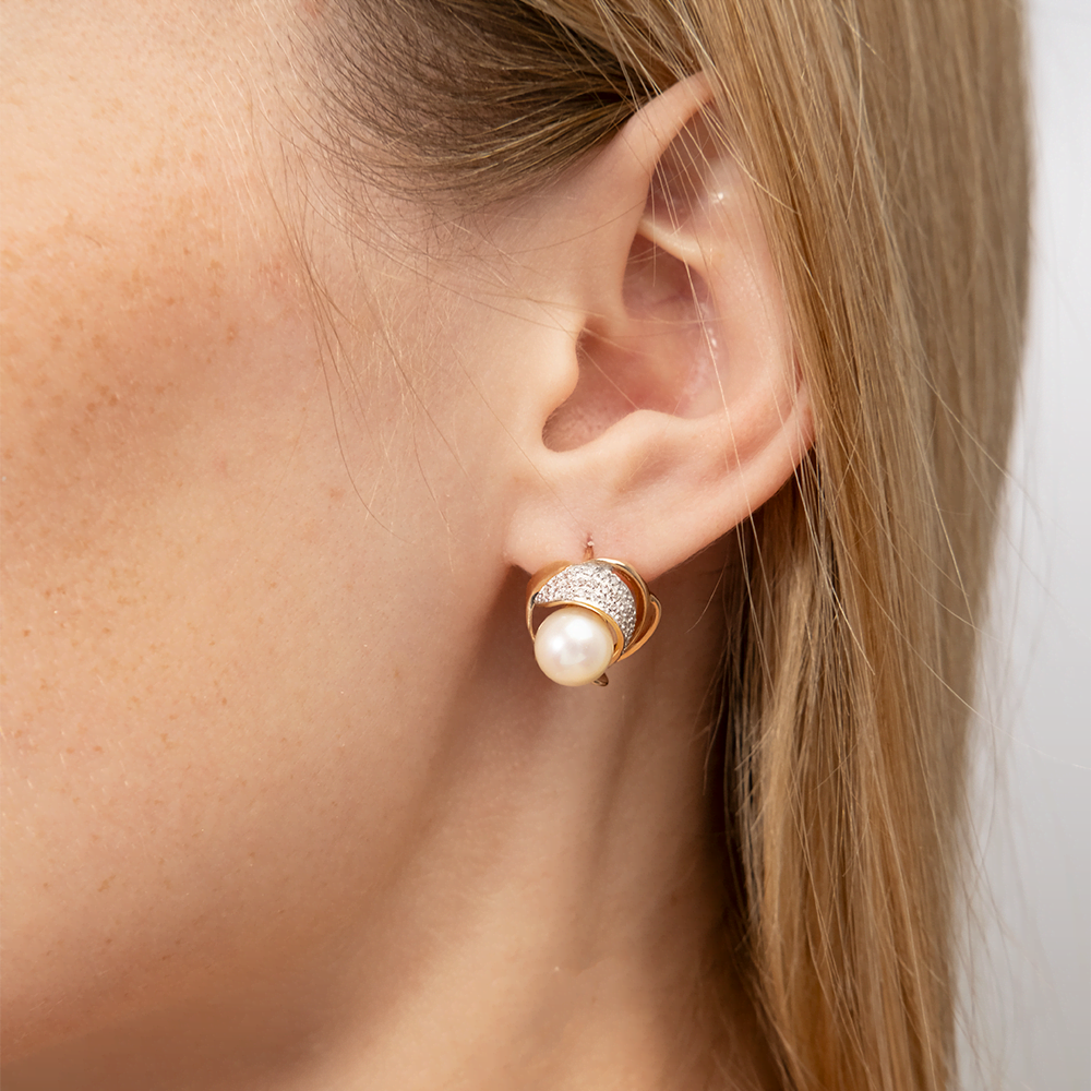 Серьги с английским замком из красного золота с жемчугом культивированным и фианитами 02-1378-00-302-1110-31