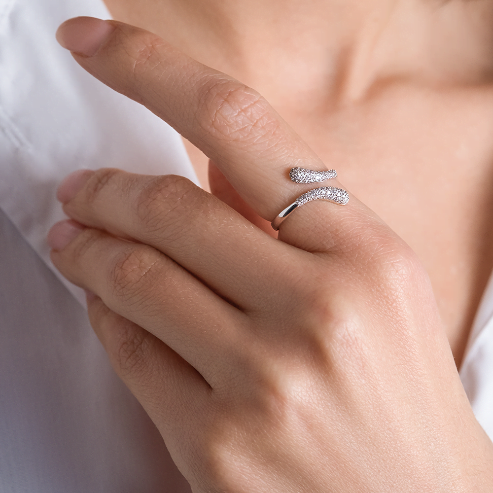 Кольцо из серебра с фианитами 01-2618-00-401-0200