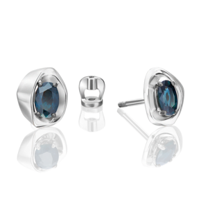 Серьги-пусеты из белого золота с сапфиром