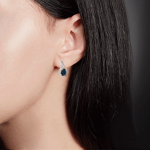 Серьги с английским замком из белого золота с сапфиром и бриллиантами 02-0674-00-105-1120-30