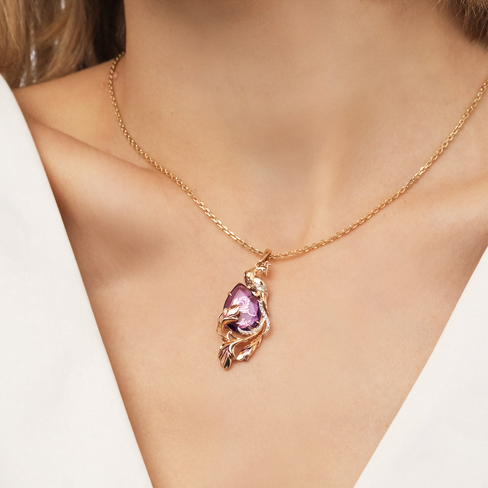 Подвеска «Жар-птица» из красного золота с аметистом, натуральными топазами white и эмалью 03-3086-00-225-1110-46