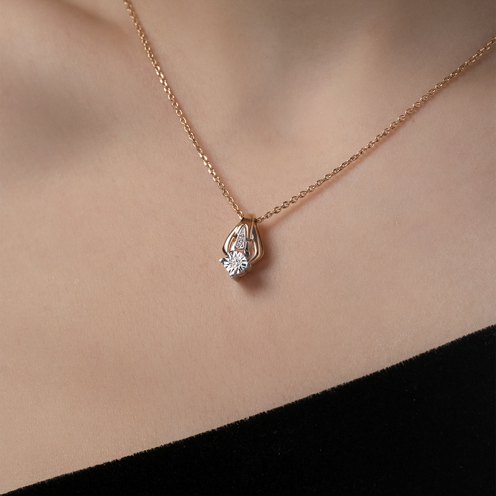 Подвеска из комбинированного золота с бриллиантами 03-3457-00-101-1111