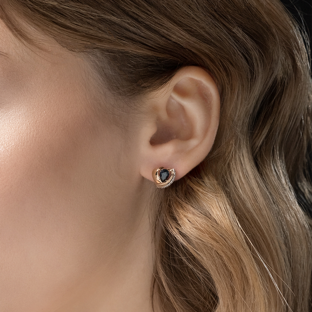 Серьги-пусеты из комбинированного золота с сапфиром и бриллиантами 02-5205-00-105-1111