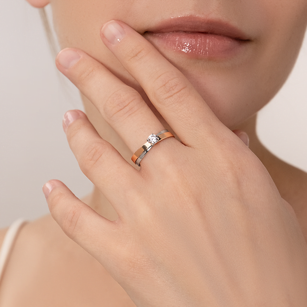 Помолвочное кольцо из комбинированного золота с фианитом 01-5452-00-401-1111