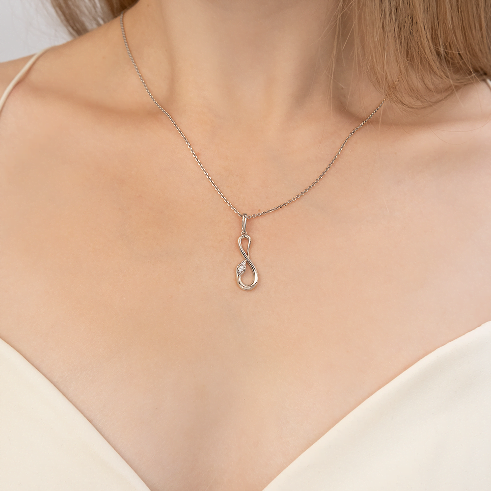 Подвеска «Змея. Безграничность возможностей» из белого золота с бриллиантами 03-3279-00-101-1120