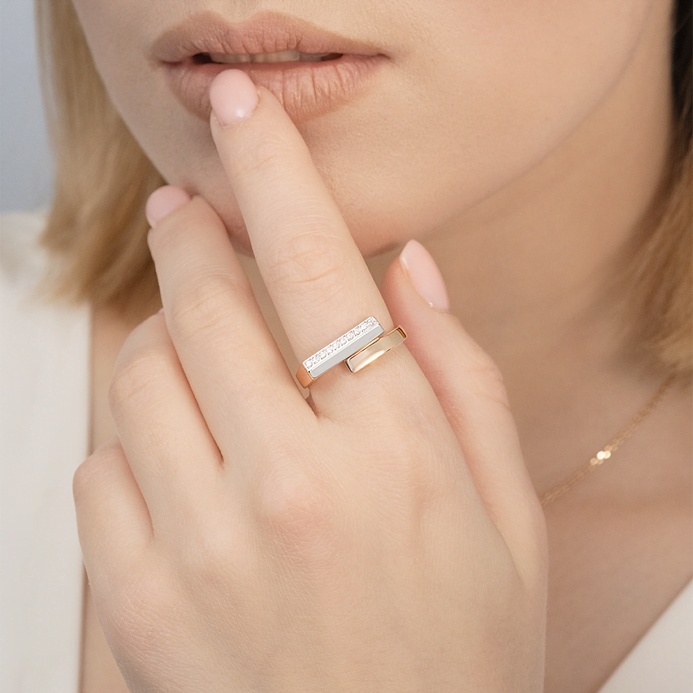 Кольцо из комбинированного золота с фианитами 01-5668-00-401-1111