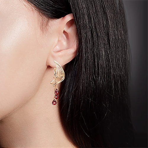 Серьги с английским замком из красного золота с гранатами 02-3752-00-204-1110-46