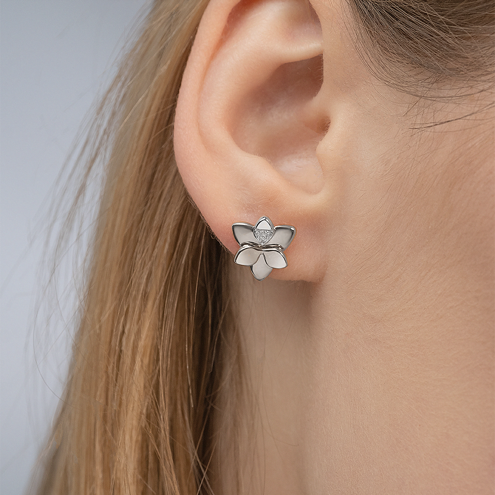 Серьги-пусеты из белого золота с бриллиантами 02-4995-00-101-1120