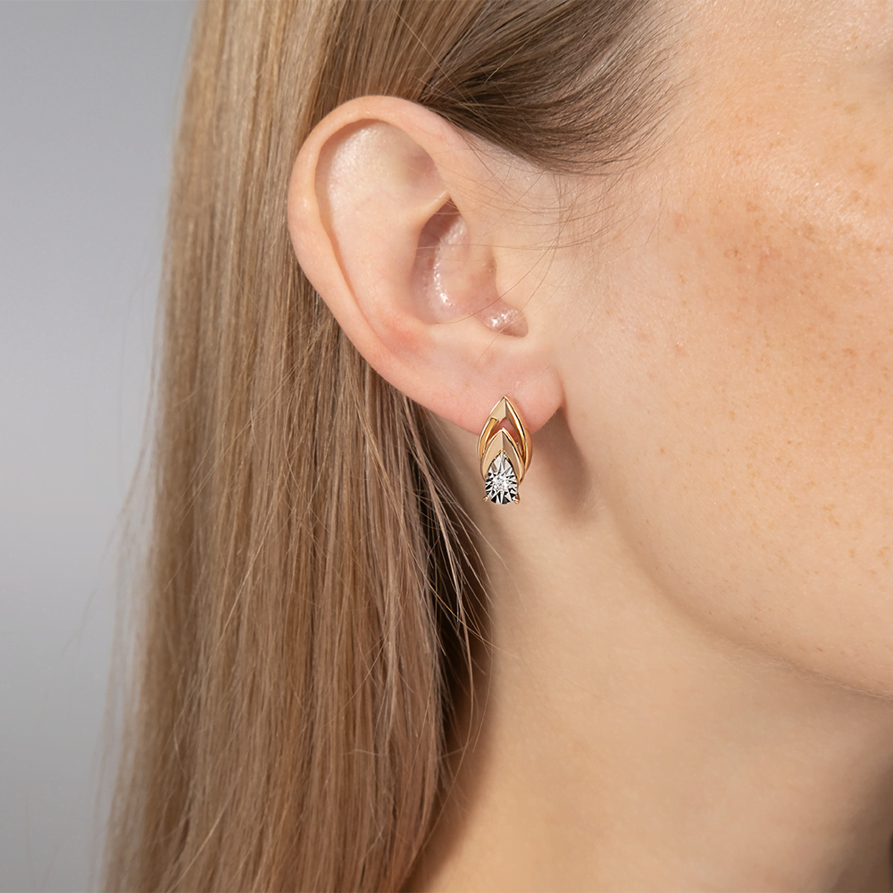 Серьги с английским замком из комбинированного золота с бриллиантом 02-5251-00-101-1111