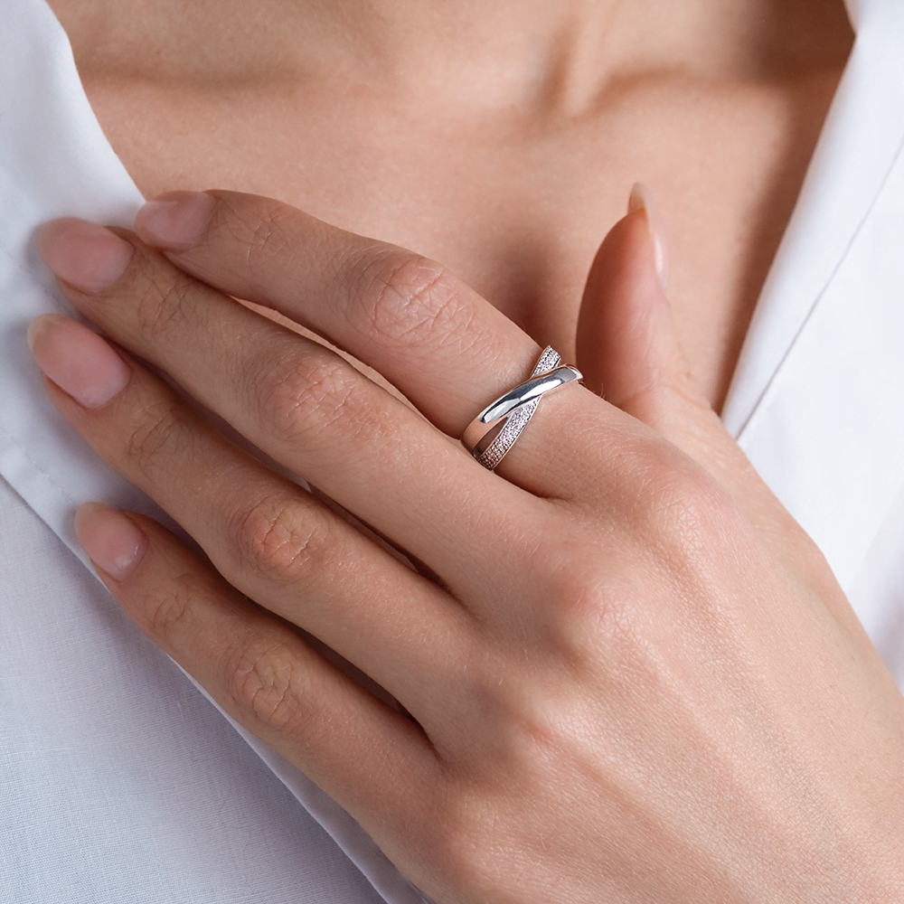 Кольцо из серебра с фианитами 01-2299-00-401-0200