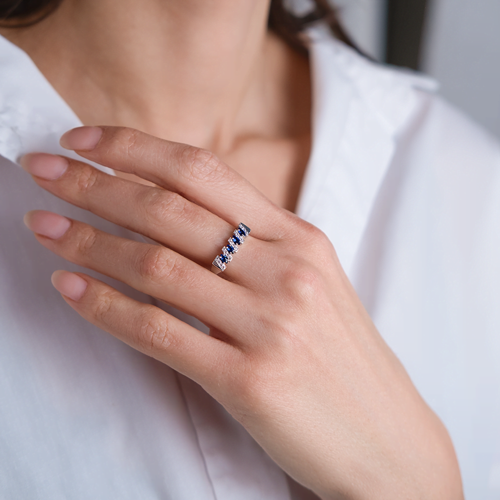 Кольцо из серебра с фианитами 01-0572-00-404-0200