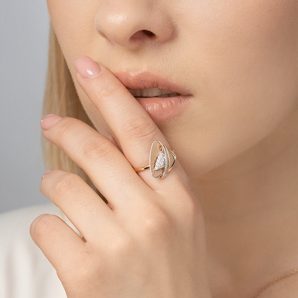 Кольцо из комбинированного золота с фианитами 01-5063-00-401-1111-65