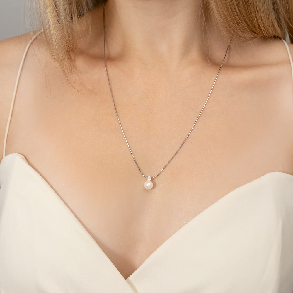 Колье из белого золота с жемчугом культивированным и фианитом 07-0147-00-302-1120-03