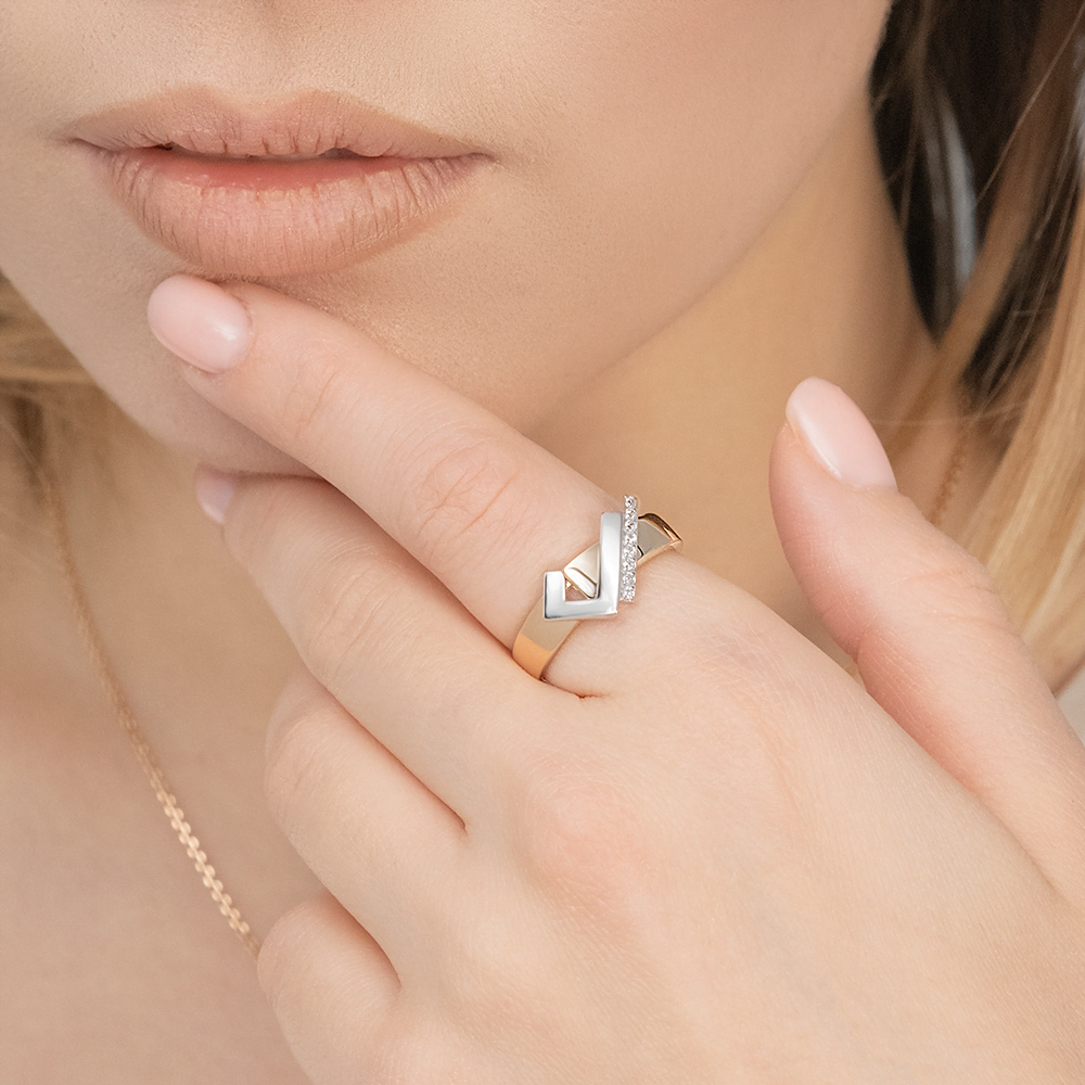 Кольцо из комбинированного золота с фианитами 01-5681-00-401-1111