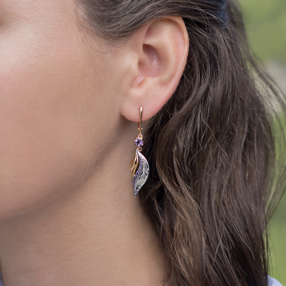 Серьги «Стихия Воздуха» с английским замком из комбинированного золота с аметистами 02-5168-00-203-1111