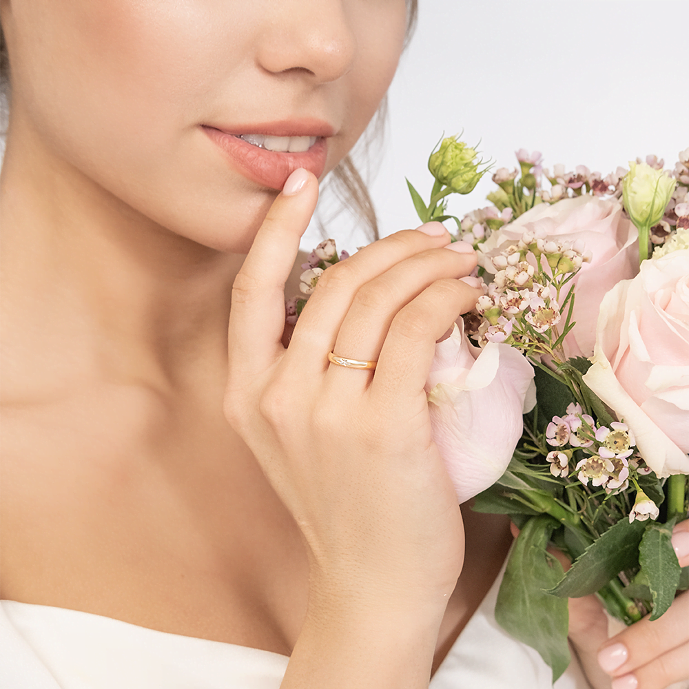 Обручальное кольцо из красного золота с бриллиантом 01-0024-00-101-1110-30