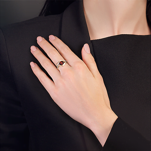 Кольцо из красного золота с гранатом и натуральными топазами white 01-5330-00-264-1110-57