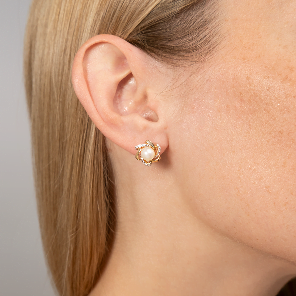 Серьги-пусеты из красного золота с жемчугом культивированным и фианитами 02-3242-00-302-1110-24