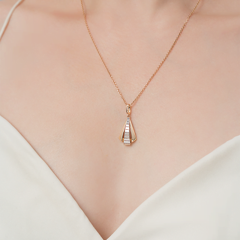 Подвеска из комбинированного золота 03-3543-00-000-1111