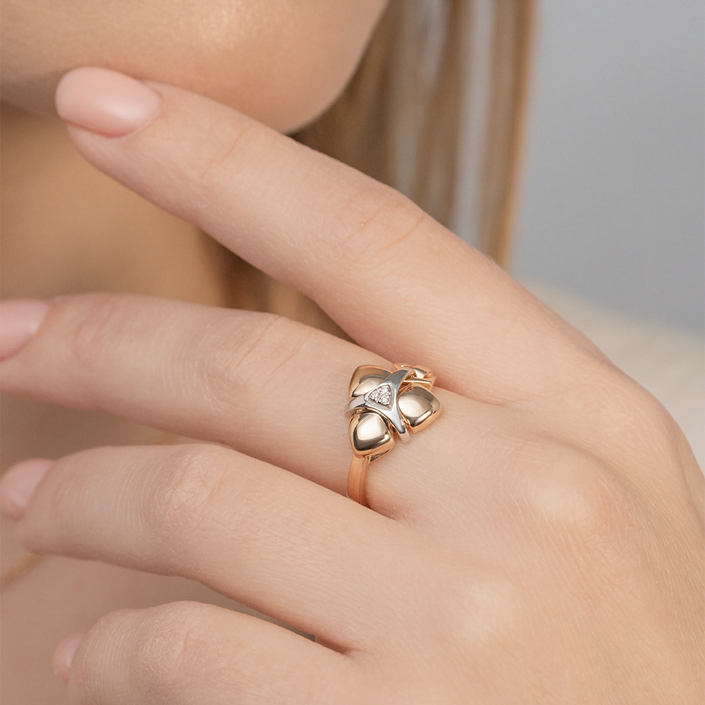 Кольцо из комбинированного золота с бриллиантами 01-5601-00-101-1111