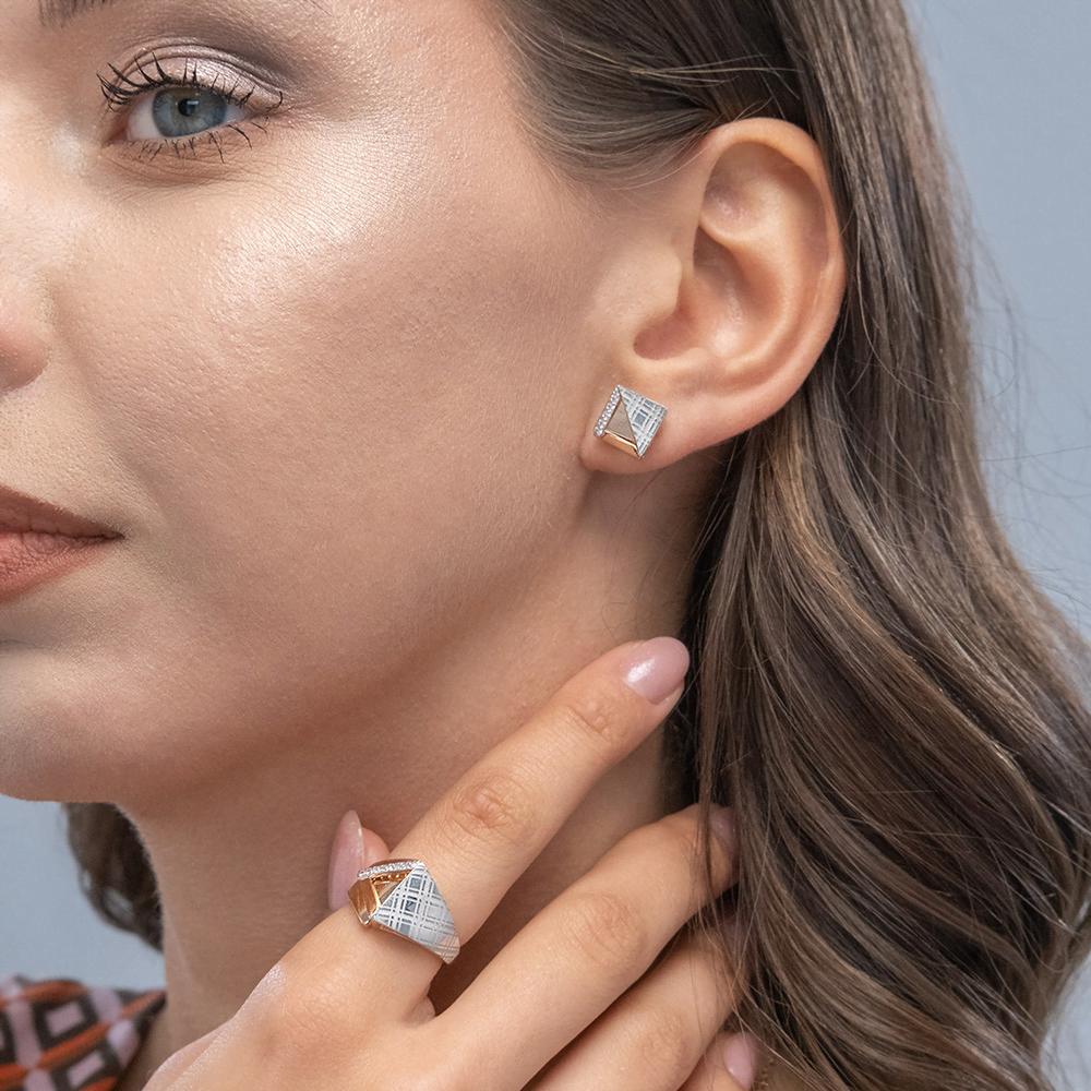 Серьги с принтом «Клетка» из комбинированного золота с фианитами 02-5188-00-401-1111