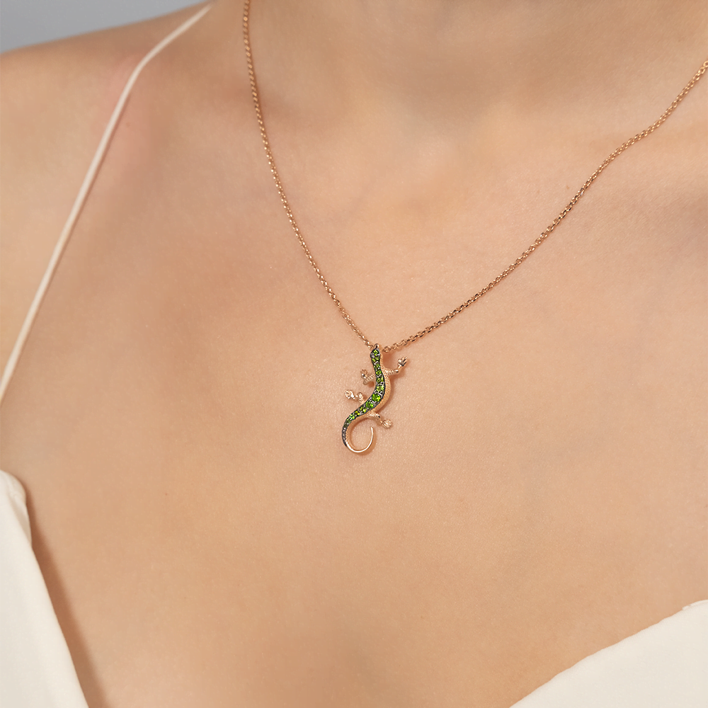 Подвеска «Ящерица» из красного золота с хромдиопсидами 03-3208-00-723-1110