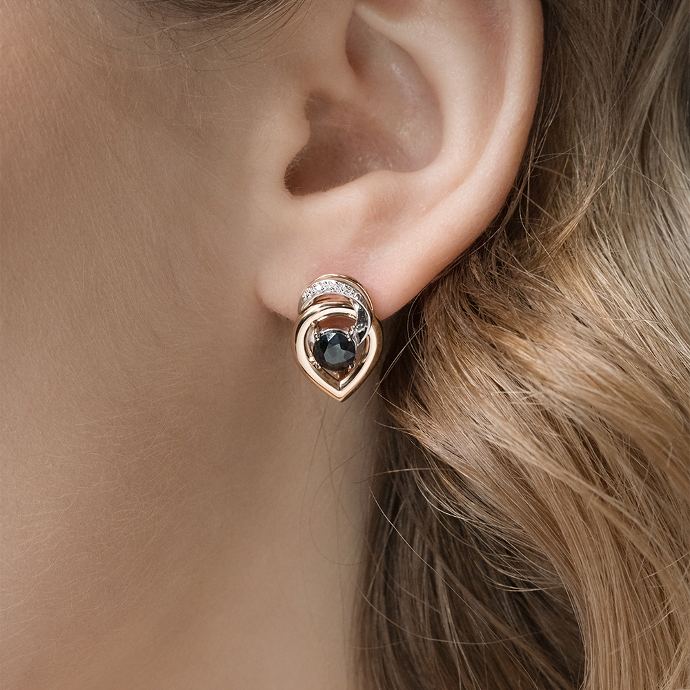 Серьги с английским замком из комбинированного золота с сапфиром и бриллиантами 02-5209-00-105-1111